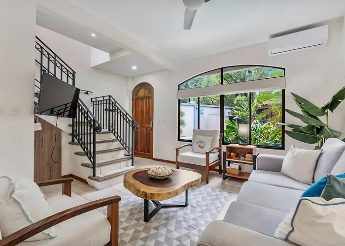 Pool Oasis, Concierge & 5min Drive To The